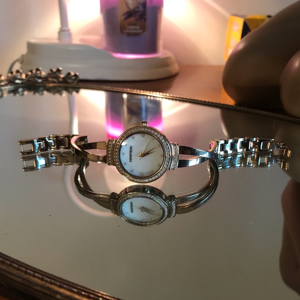 ✔️Armitron Ladies Watch 🌹 - Picture 6 of 9